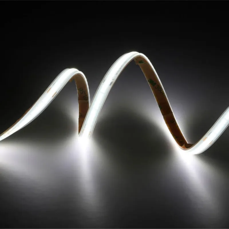 Tira LED 220V flexible encendida luz continua tipo neón sin puntos visibles