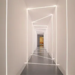 Striscia LED 24V illuminazione architettonica lineare corridoio design geometrico
