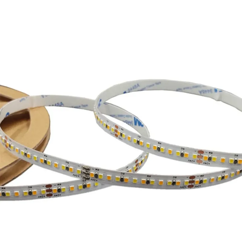 Detalhe fita LED CCT SMD2025 chips branco quente e frio adesivo 3M