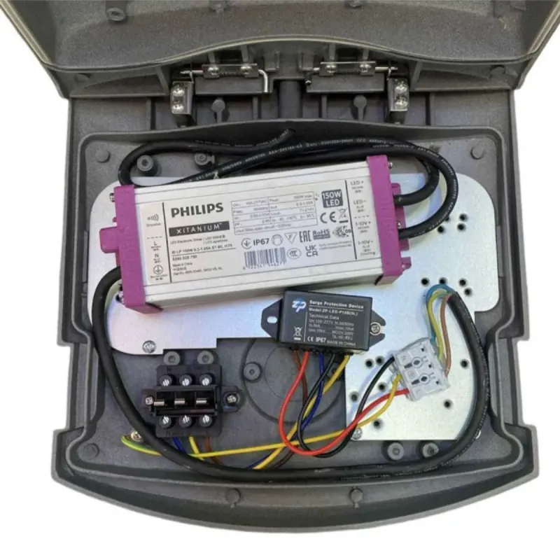 Interno lampione CAPRI con driver Philips Xitanium 150W IP67 e protezione sovratensioni