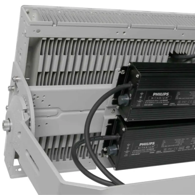 LED floodlight 600W STADIUM side profile with visible Xitanium driver heat dissipation fins