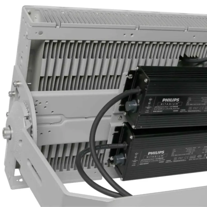 LED floodlight 600W STADIUM side profile with visible Xitanium driver heat dissipation fins