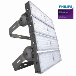Foco projetor LED 1200W estádio PHILIPS Xitanium 4 módulos 300W vista perspectiva alta potência
