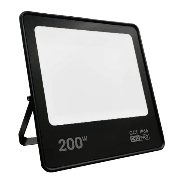 EVOLUTION series LED floodlights: high efficiency and IP65 for facades, industrial units and car parks