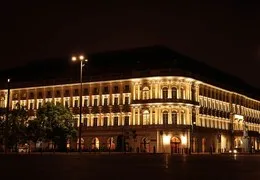 Éclairage extérieur LED pour hôtels: comment créer un impact visuel qui élève la catégorie perçue